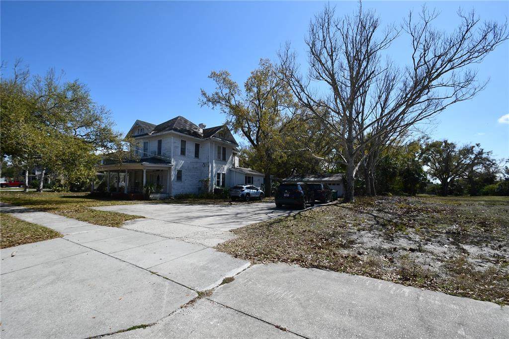 8020 Interbay Boulevard - Photo 1