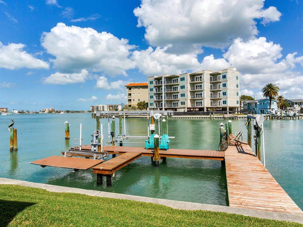 210 Dolphin Point - Photo 1