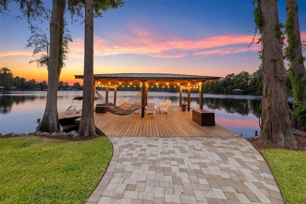 18520 Wayne Road - Photo 1