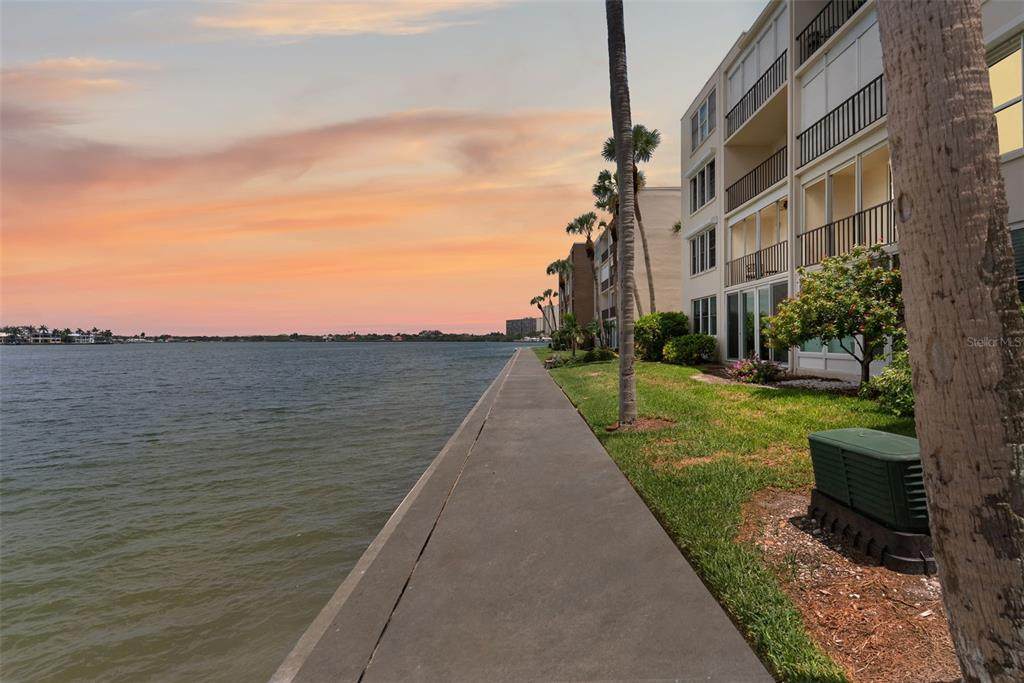 7920 Sun Island Drive - Photo 1