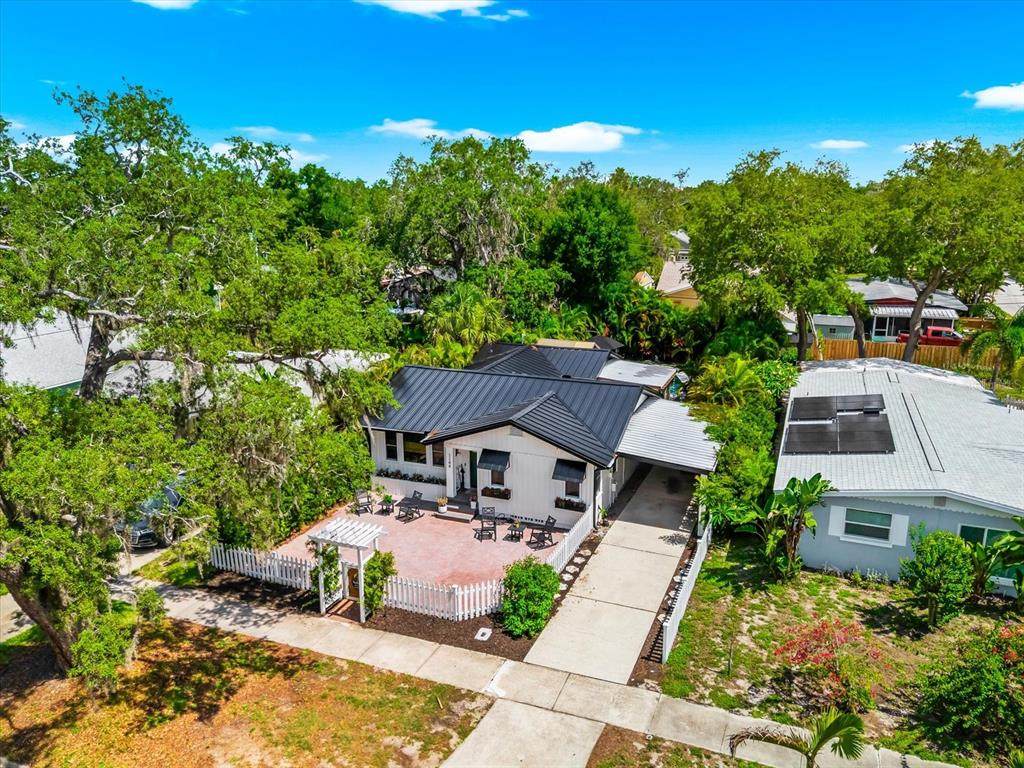 1144 Charles Street - Photo 1