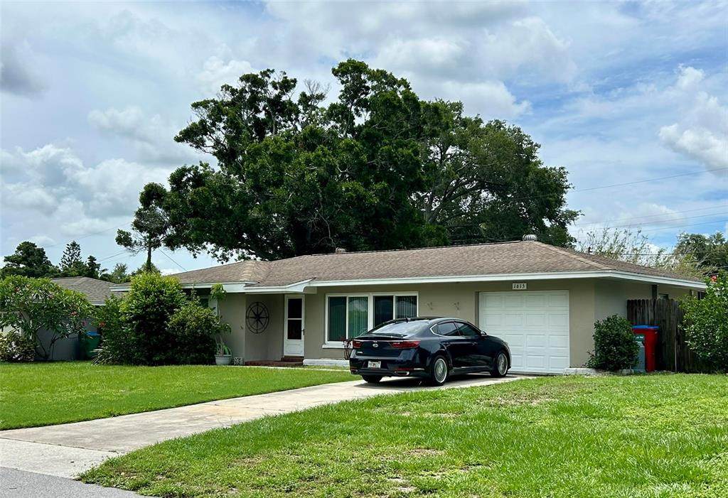 1615 Pinewood Drive - Photo 1