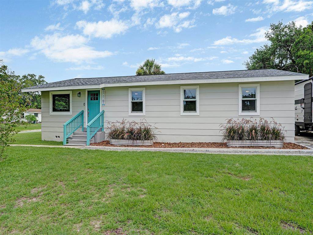 5633 Essex Way - Photo 1
