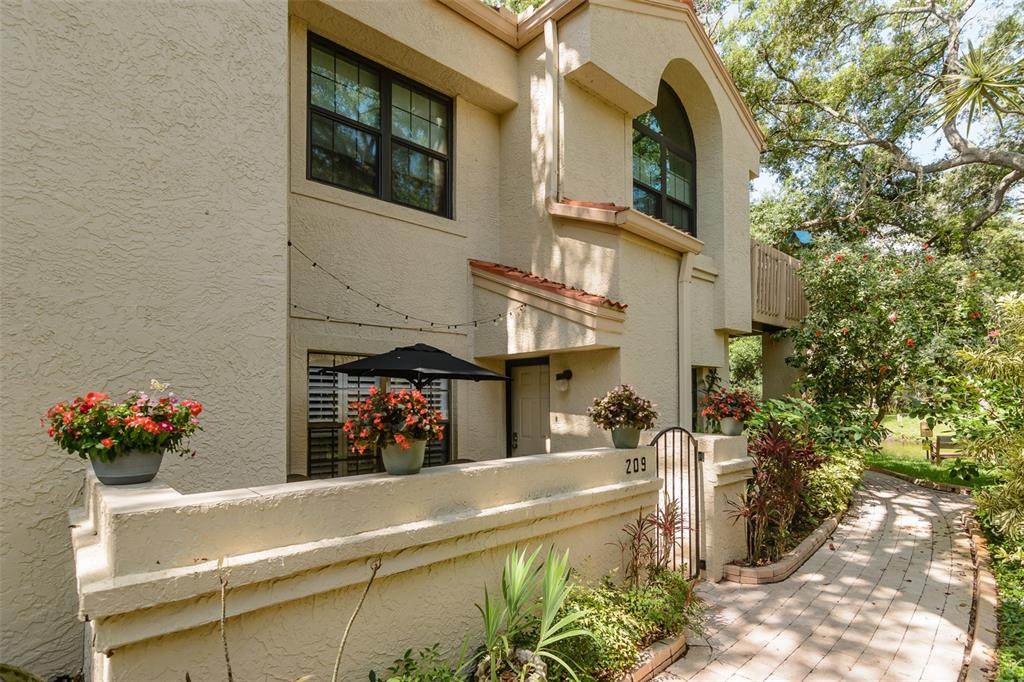 209 Los Prados Drive - Photo 1
