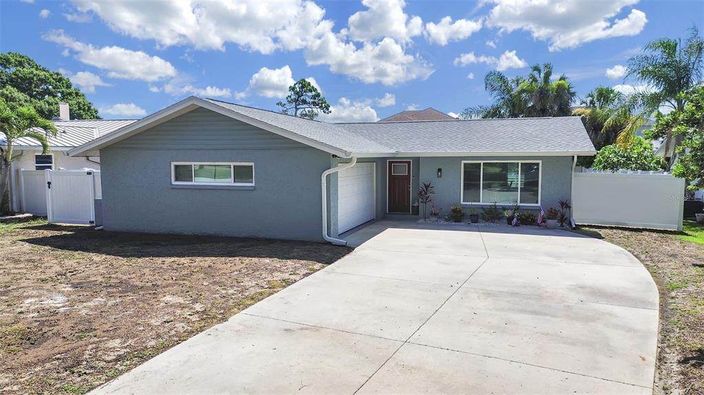 1004 Peninsula Avenue - Photo 1