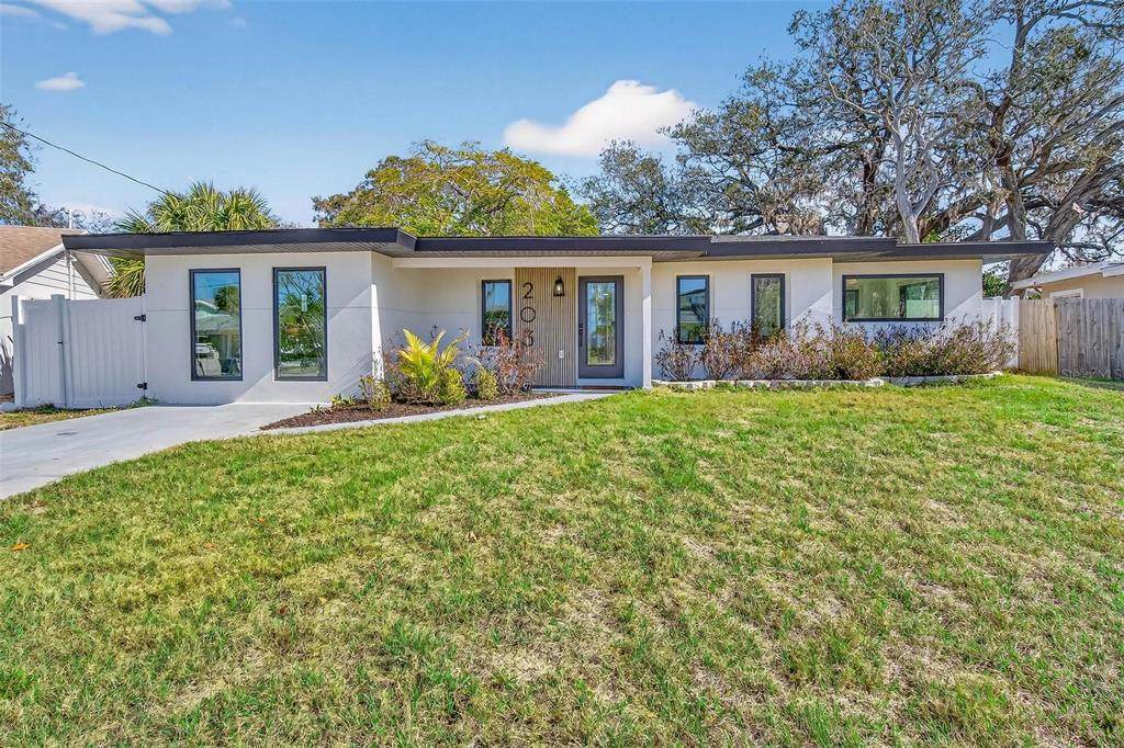 203 Driftwood Drive - Photo 1