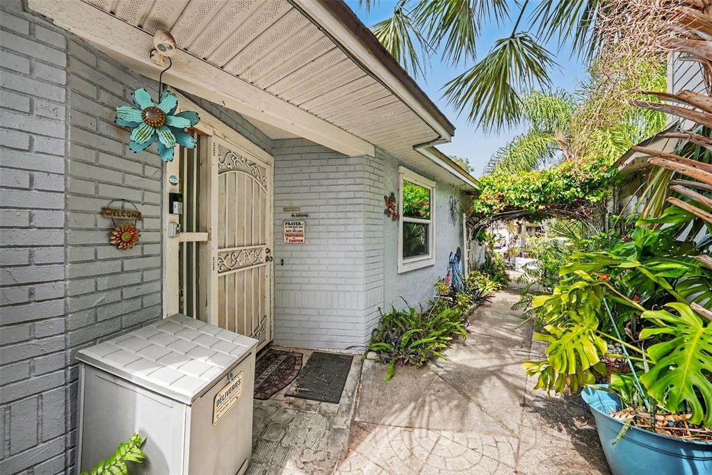 2250 Springwood Cir W - Photo 1