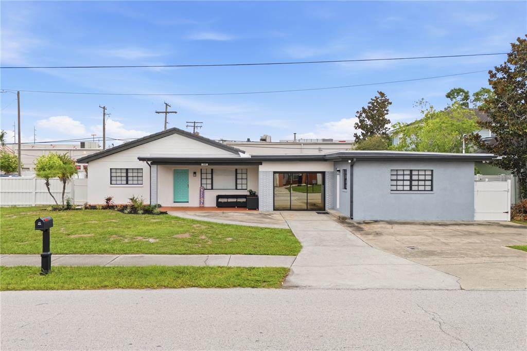 2607 Crest Avenue - Photo 1