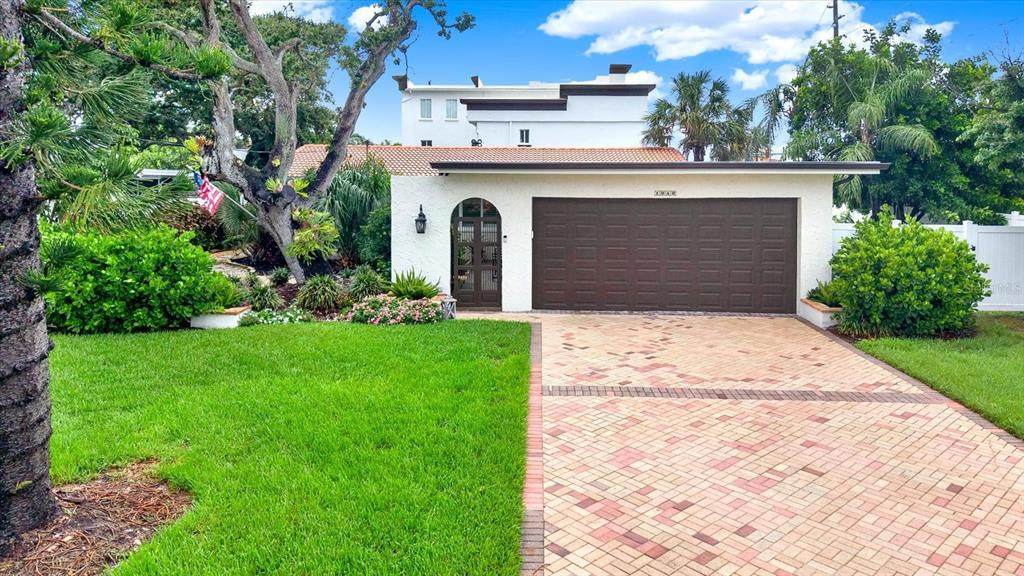 1040 Palm Drive - Photo 1