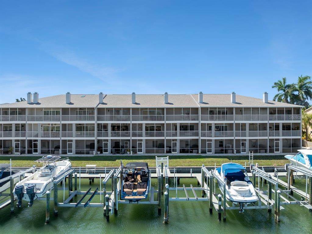 521 Pinellas Bayway - Photo 1