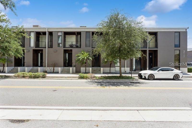 217 12TH Street - Photo 1