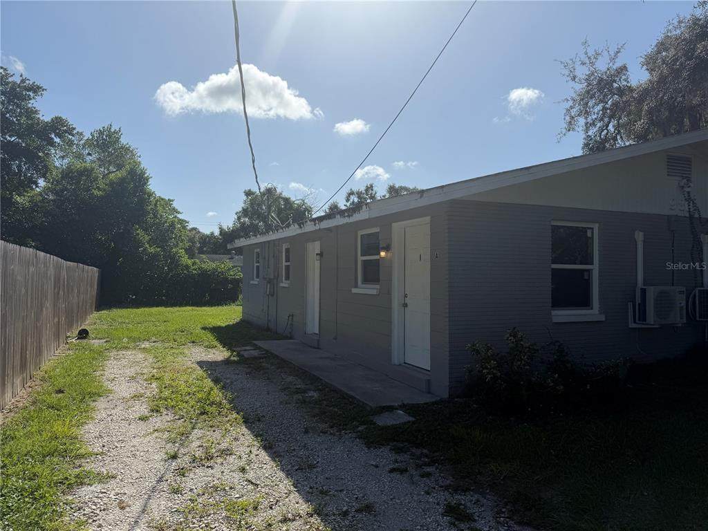 9811 Jasmine Avenue - Photo 1