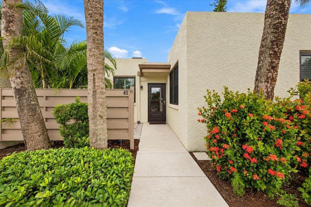 411 Palm Tree Drive - Photo 1