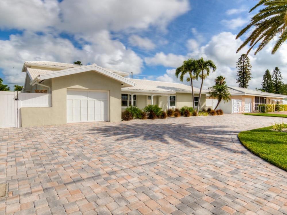 2270 Vina Del Mar Boulevard - Photo 1
