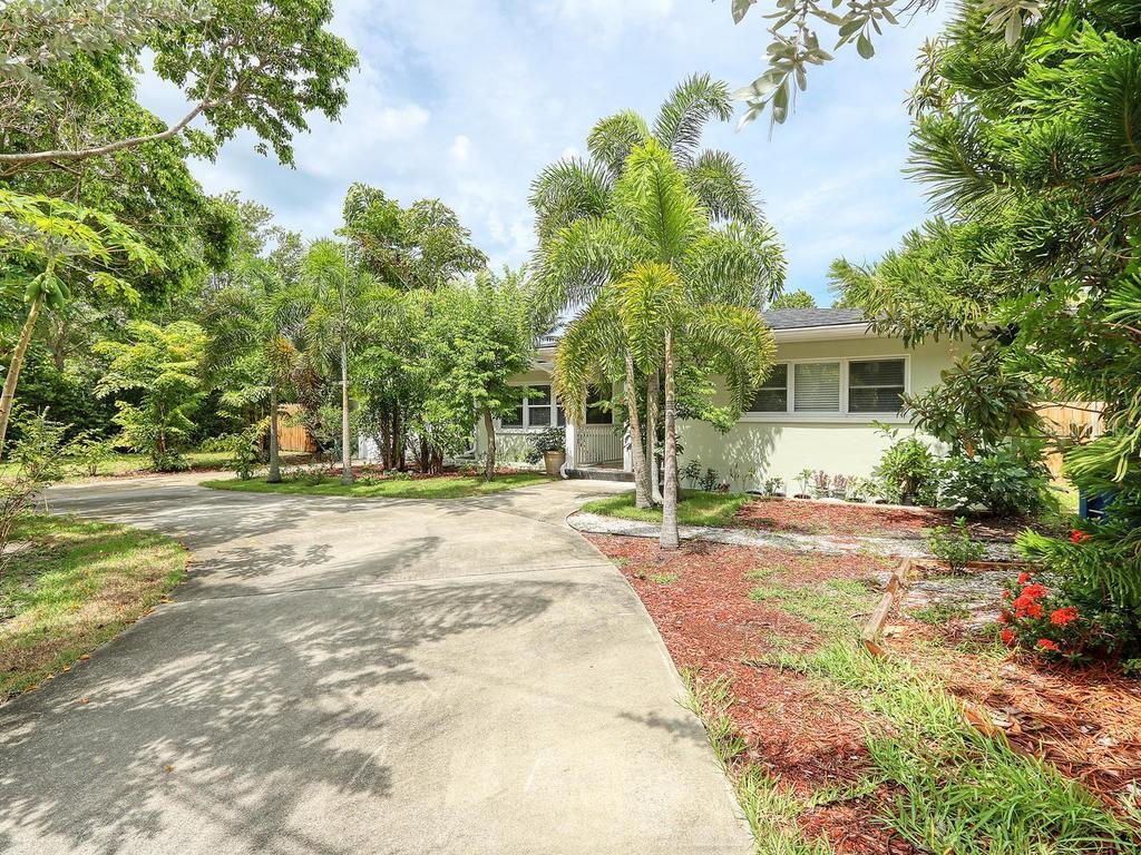 966 Bay Esplanade - Photo 1