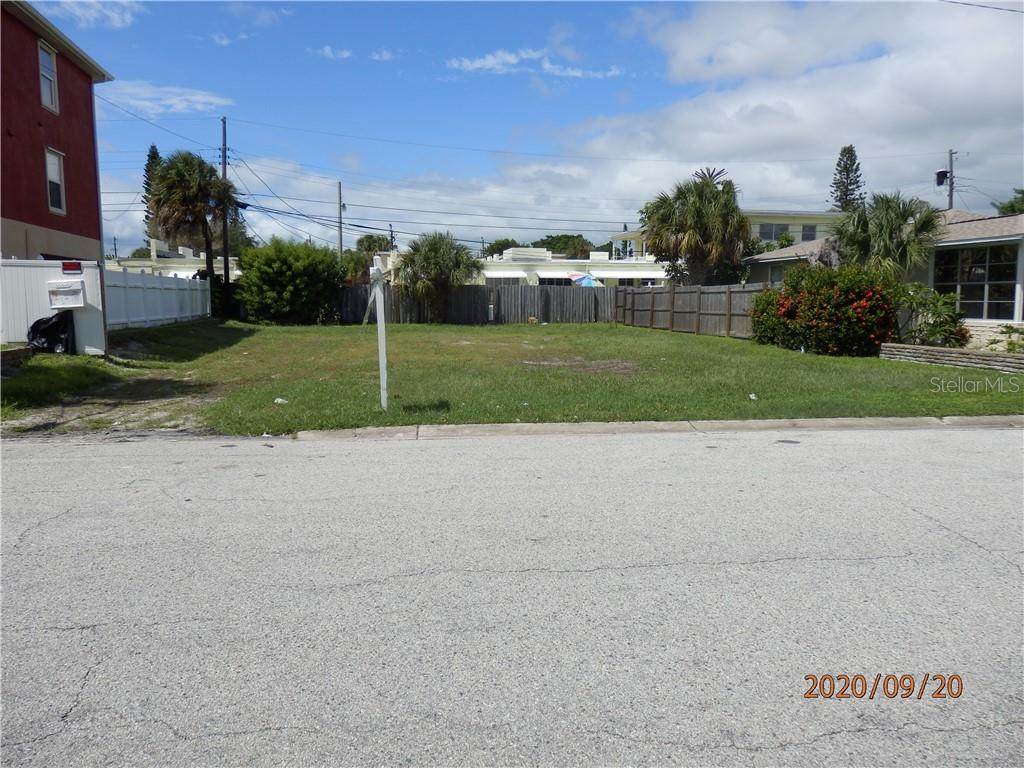 118 143RD Avenue - Photo 1