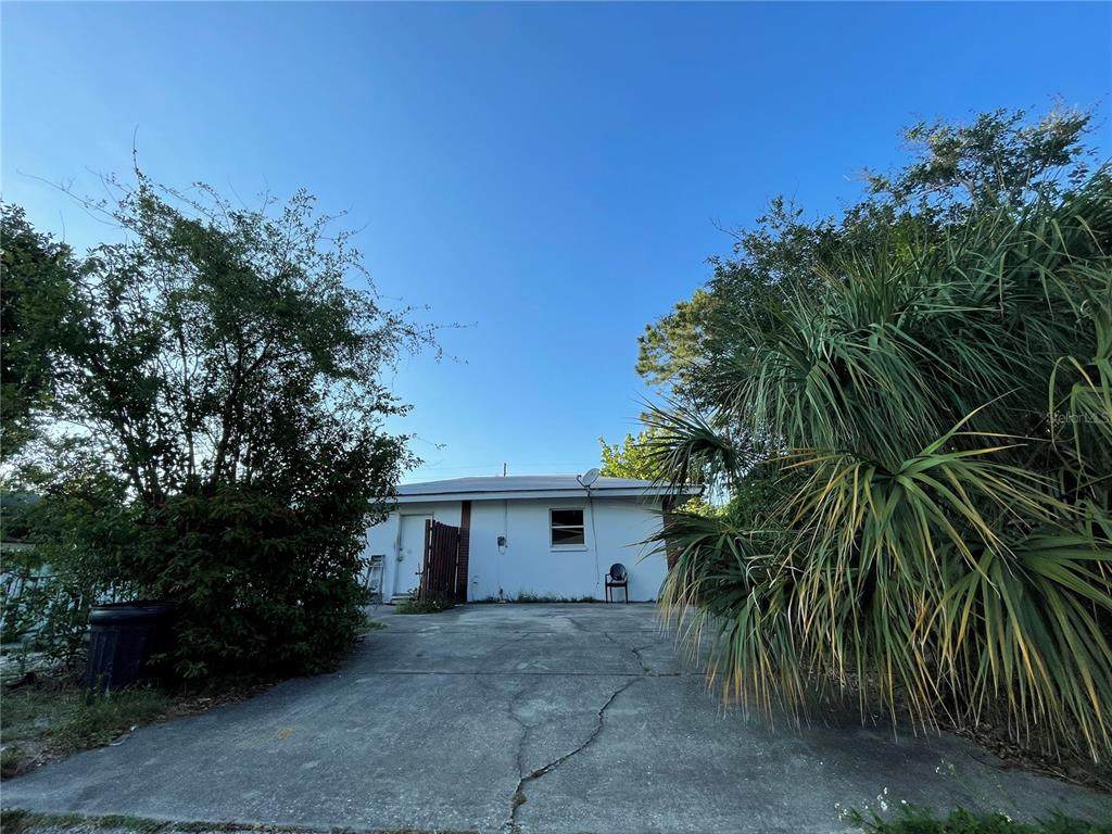39 Oakwood Street - Photo 1