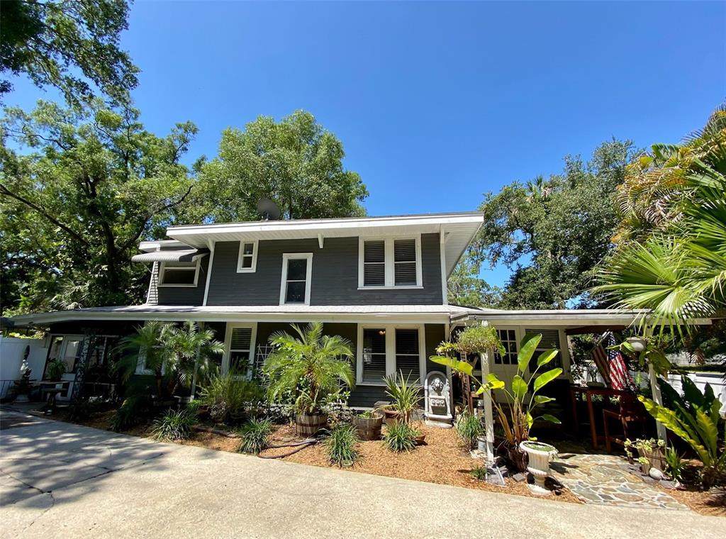 304 Arlington Avenue - Photo 1