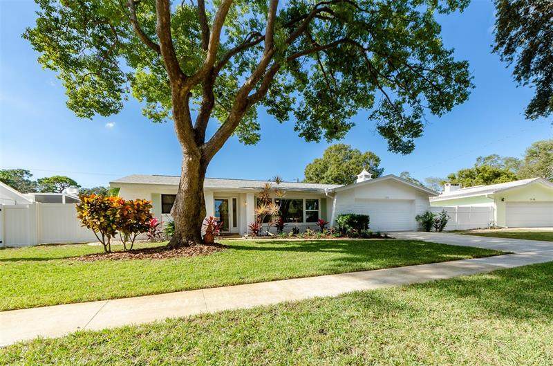 1028 Chinaberry Road - Photo 1
