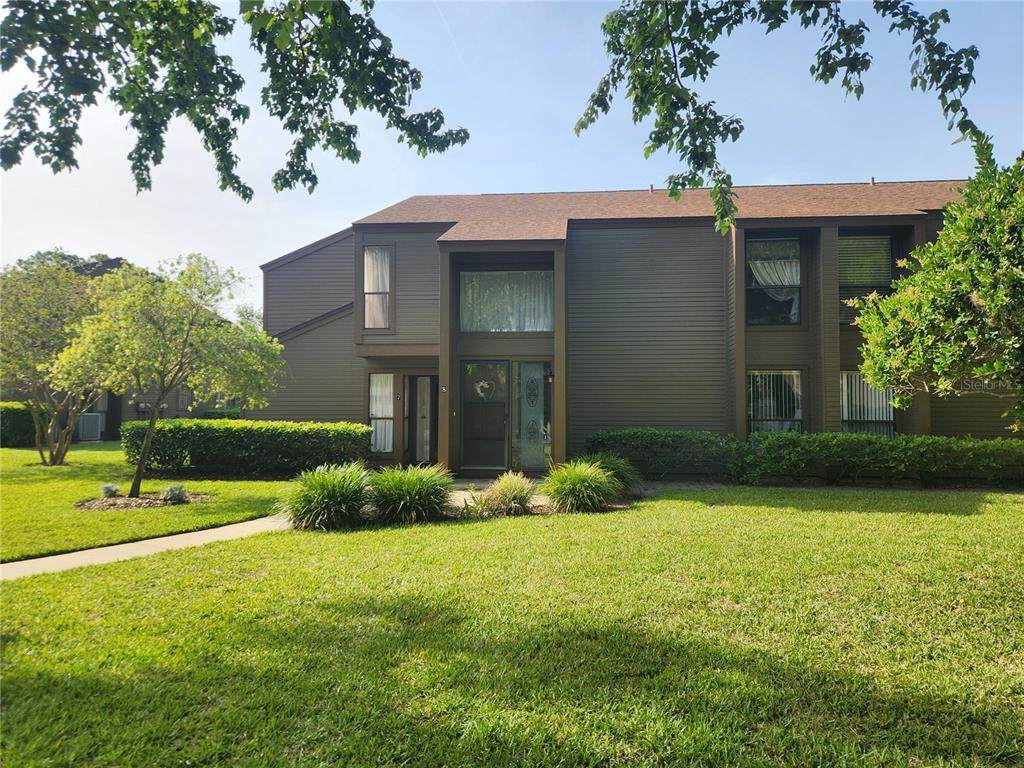 8 Oxford Lane - Photo 1