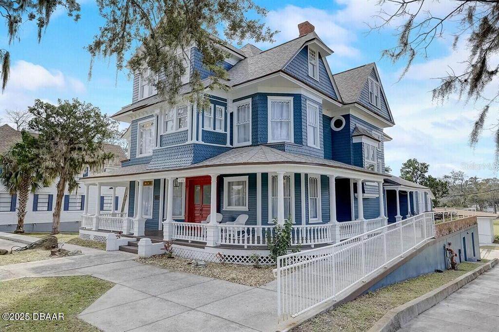 404 Ridgewood Avenue - Photo 1
