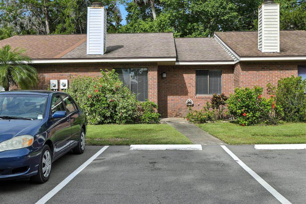 1512 Heritage Lane - Photo 1