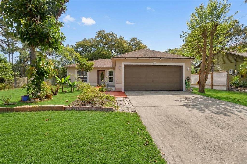 1840 Howland Boulevard - Photo 1
