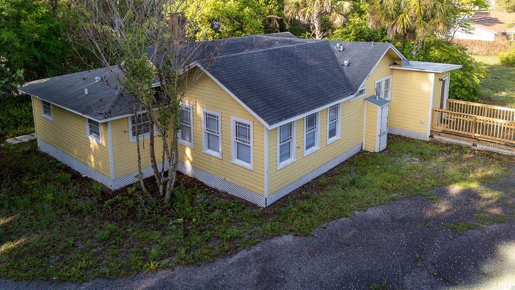 735 Montreville Ave - Photo 1