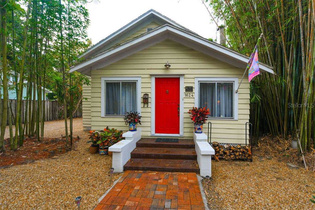 1624 Hillview Street - Photo 1