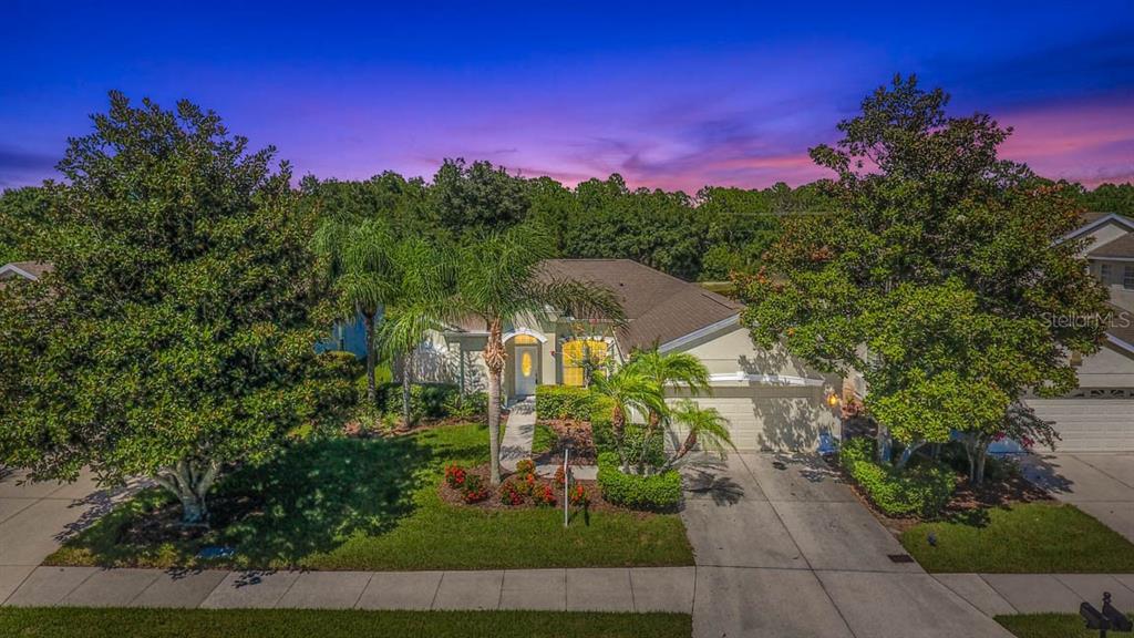 327 Londonderry Drive - Photo 1