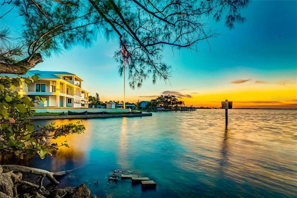 327 Riverpoint Drive - Photo 1