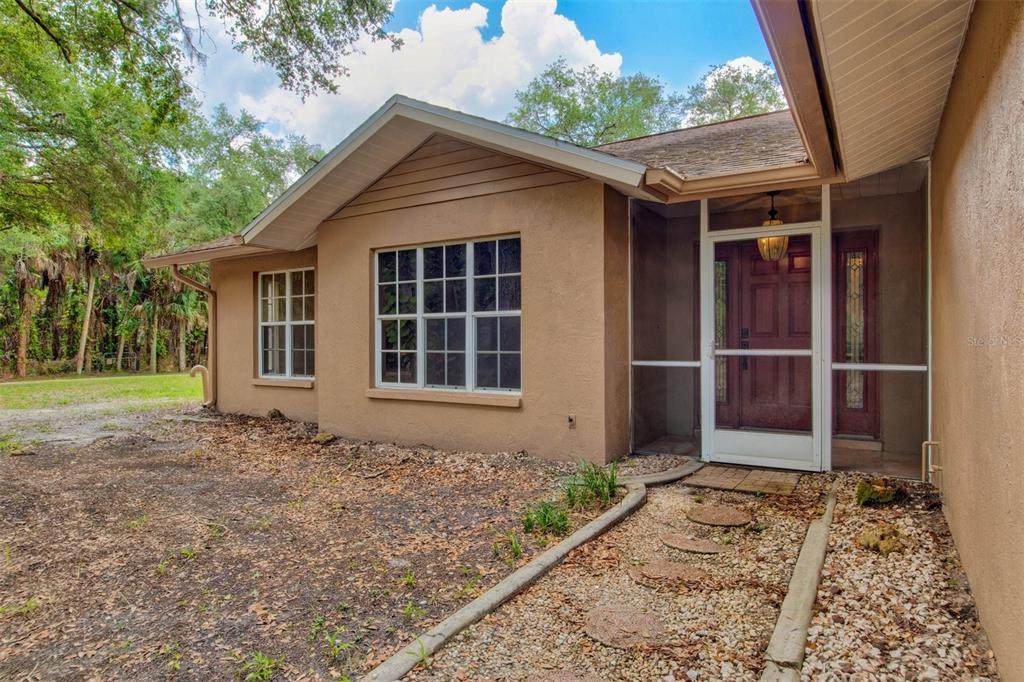 5611 Tropicaire Boulevard - Photo 1