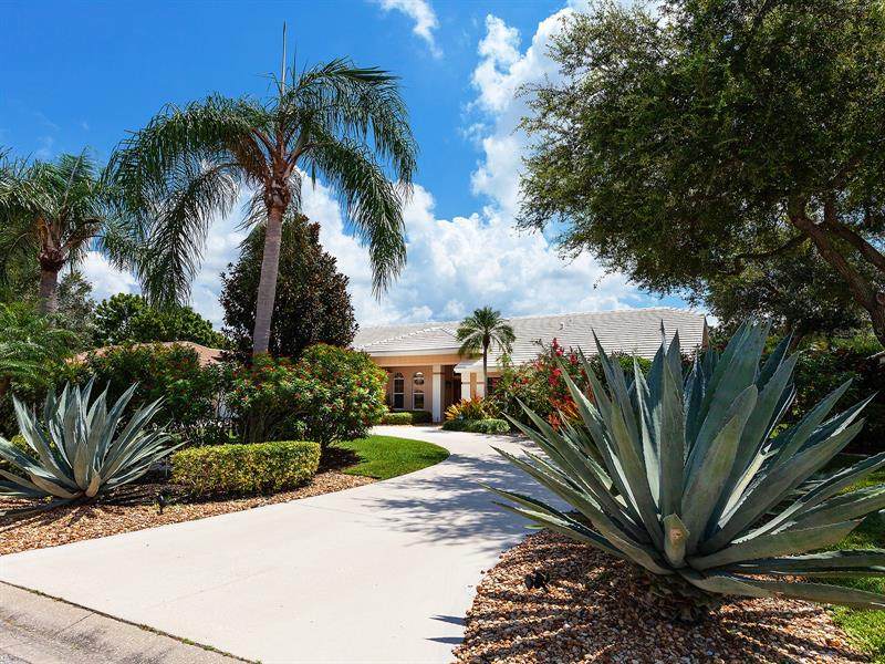 7719 Broadmoor Pines Boulevard - Photo 1