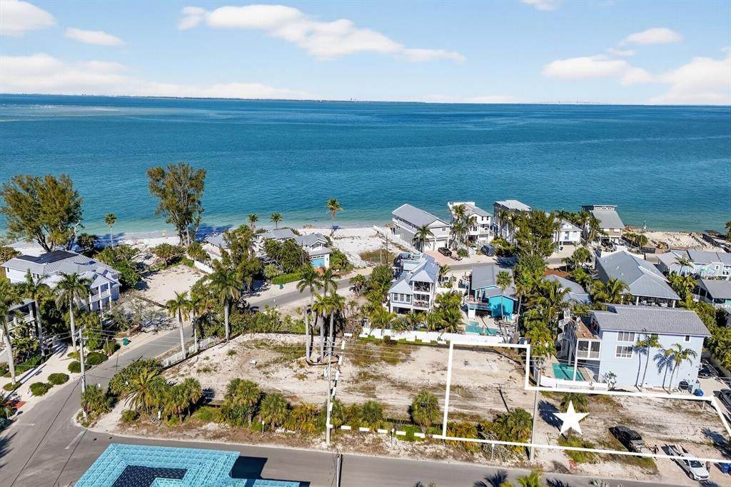 812 Bay Boulevard - Photo 1