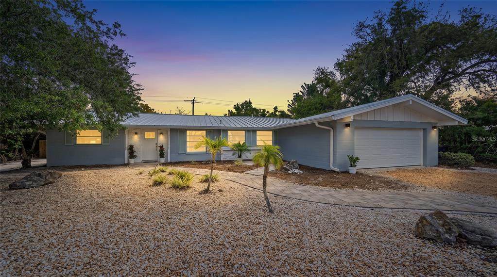 611 Venice Lane - Photo 1