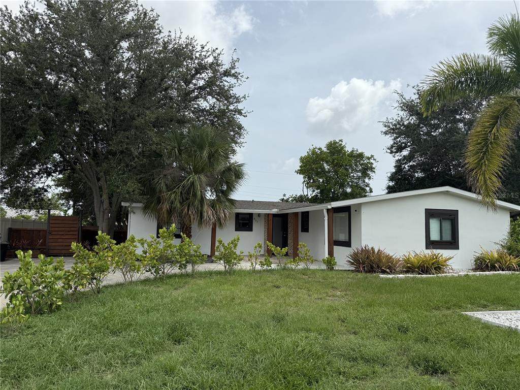 907 Fruitland Avenue - Photo 1