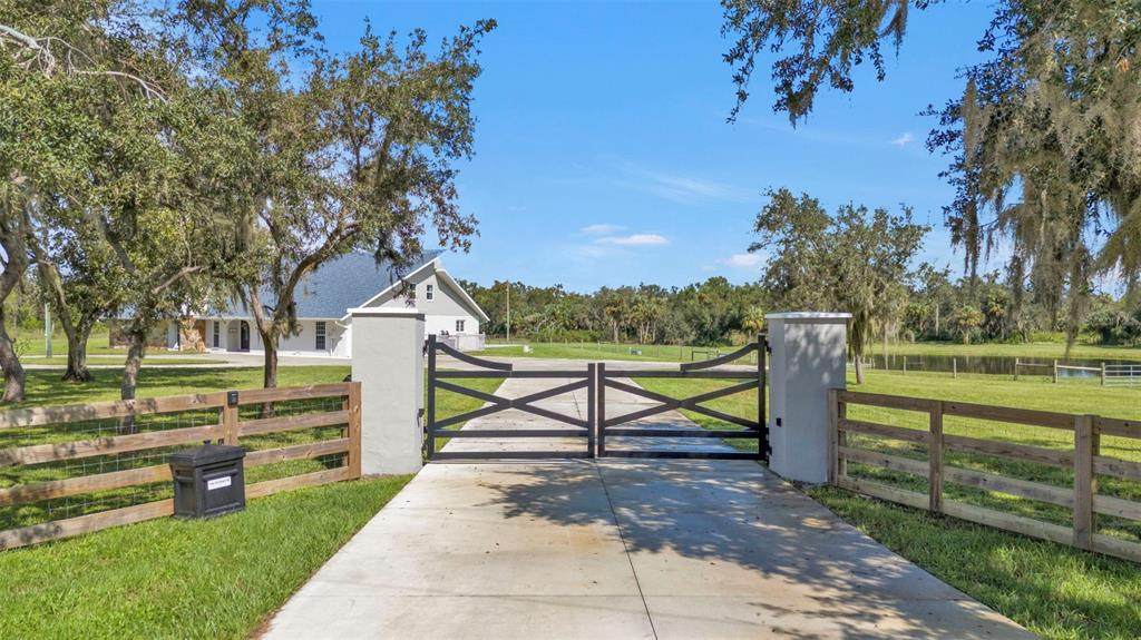15300 Water Oak Court - Photo 1