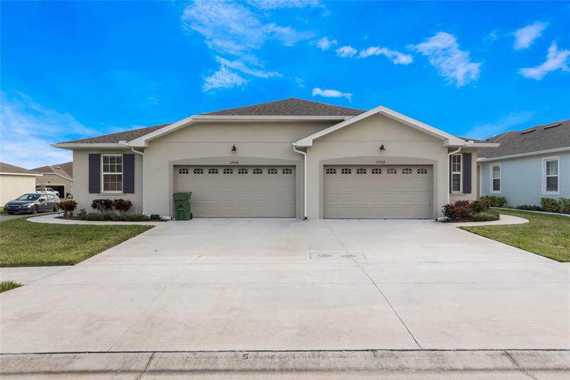 27042 White Plains Way - Photo 1