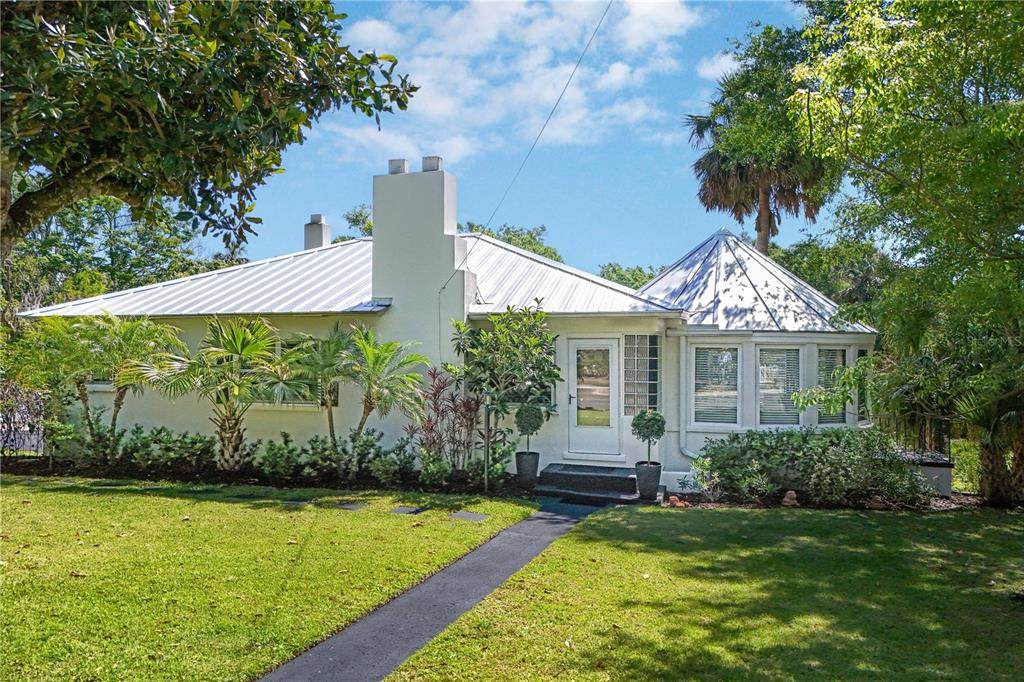 306 Clayton Street - Photo 1