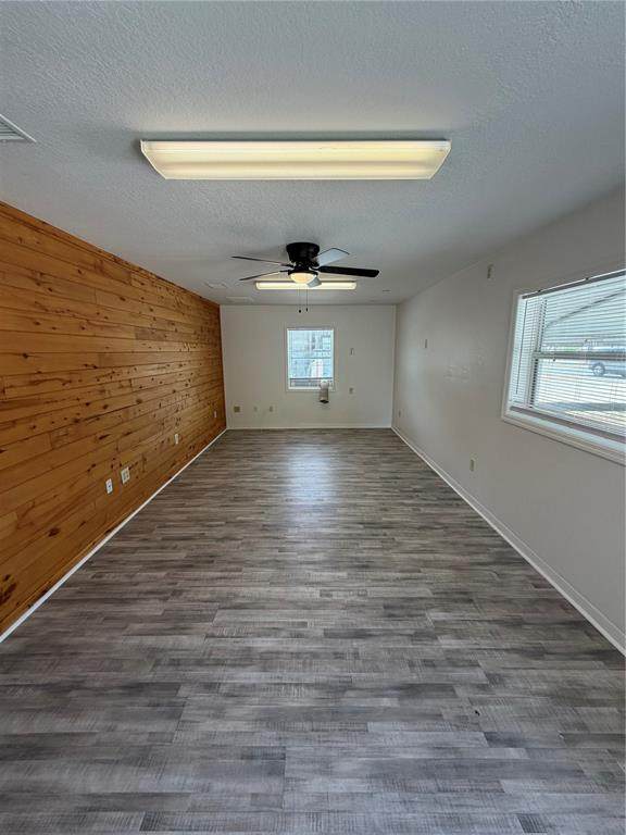 306 Iona Avenue - Photo 1