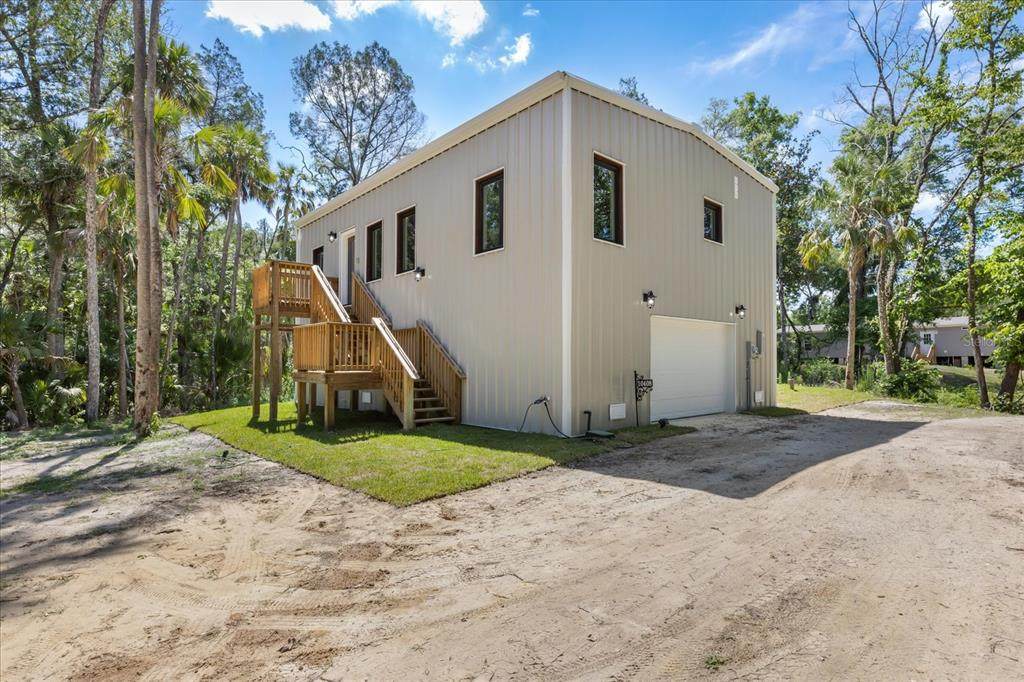 10408 Larchwood Street - Photo 1