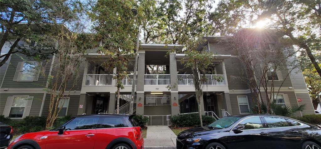 621 10TH Street - Photo 1