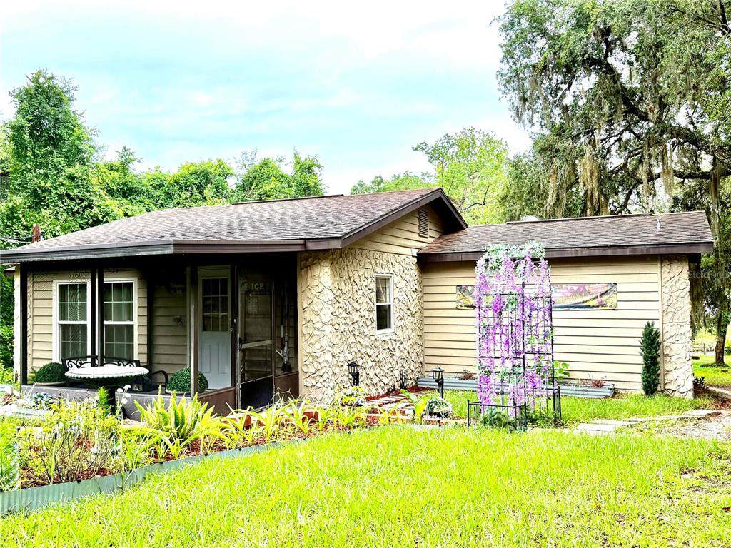 208 Ashley Street - Photo 1