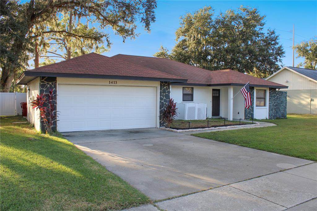 1413 Sandalwood Drive - Photo 1