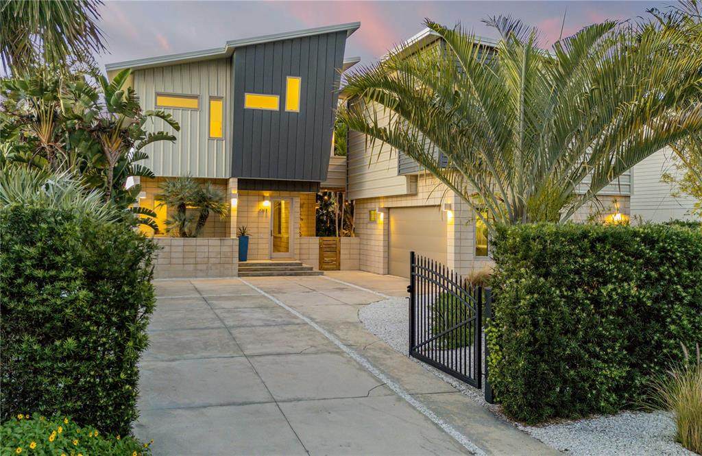 208 Dune Circle - Photo 1