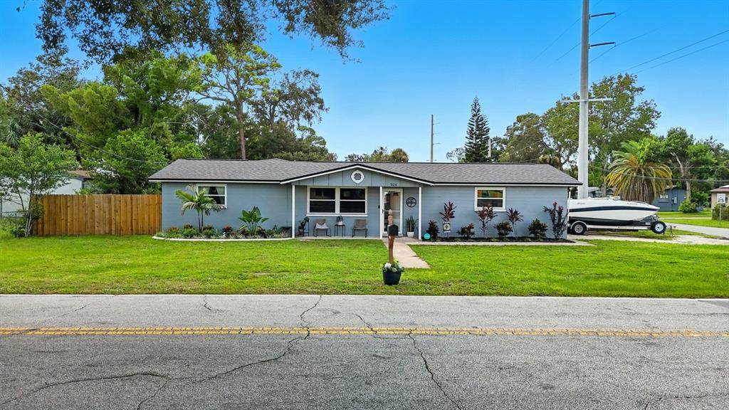 904 Charles Street - Photo 1