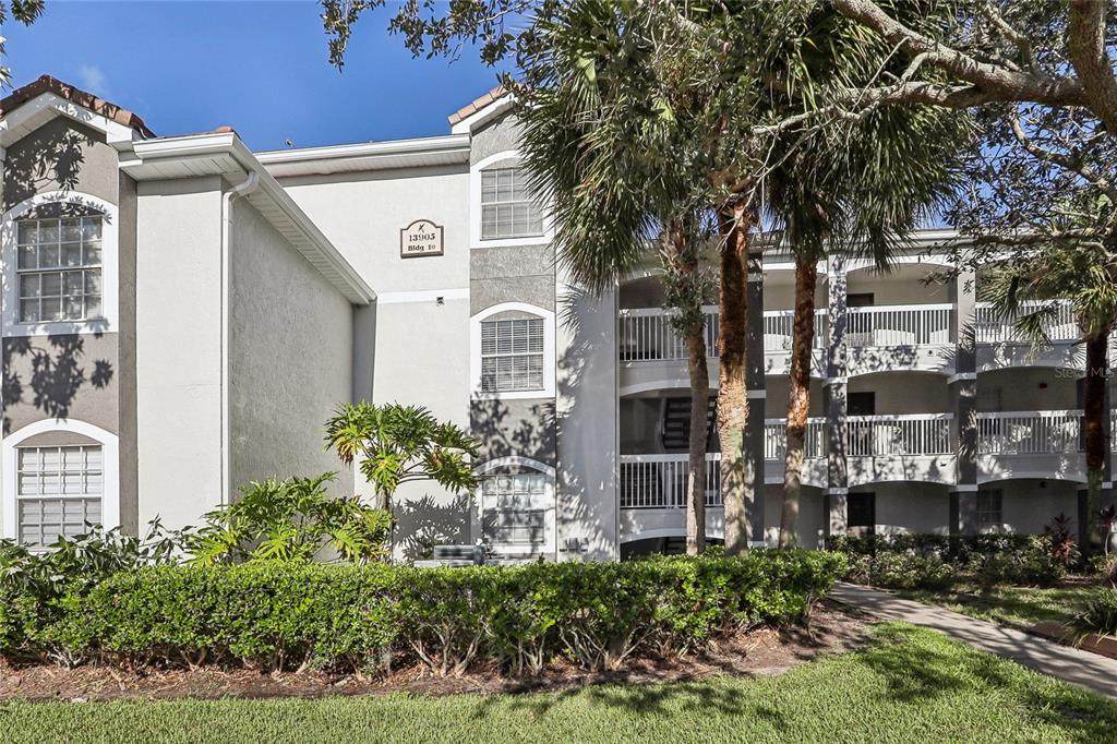 13905 Fairway Island Drive - Photo 1