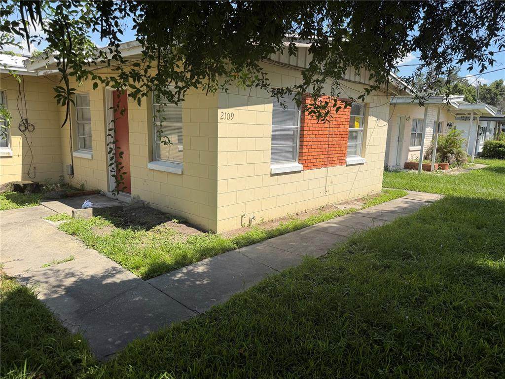 2109 Mills Avenue - Photo 1