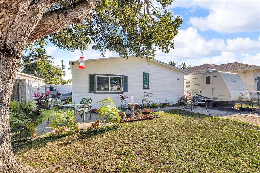 622 1ST Avenue - Photo 1