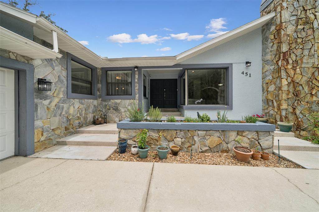 451 Ireland Court - Photo 1